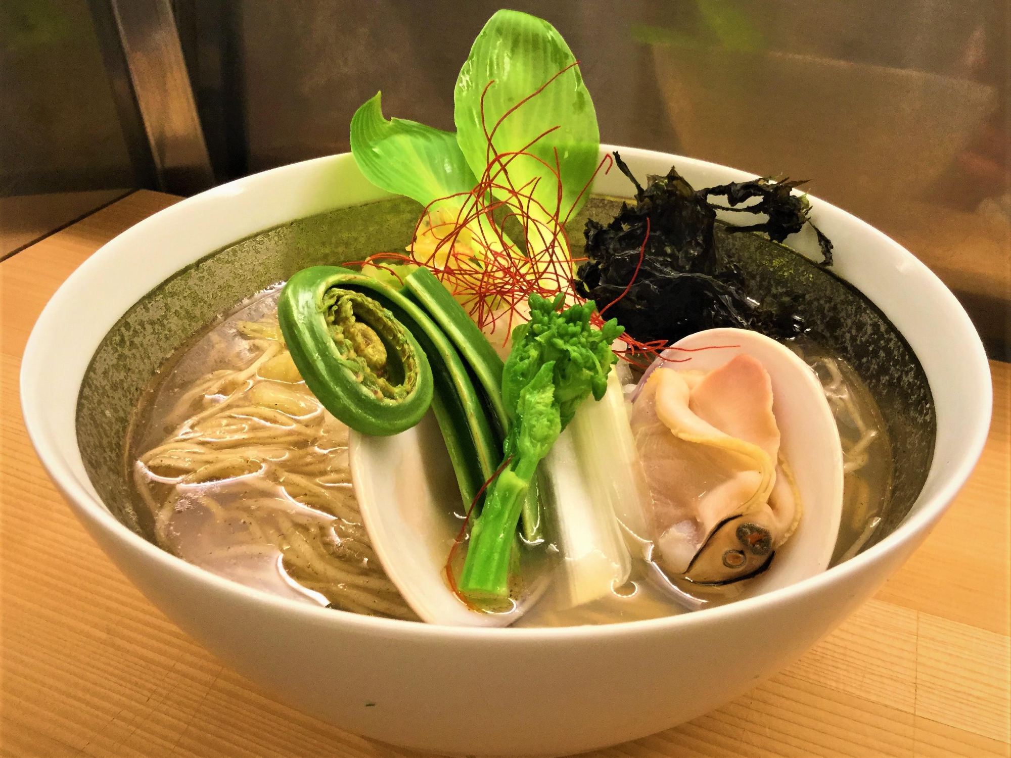 季節限定【貝と山菜の潮ラーメン】